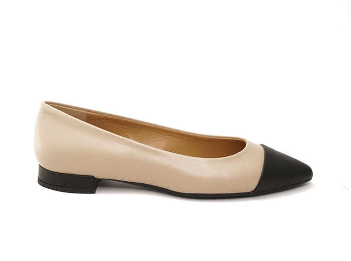 ballerines en cuir vegan bi-color beige avec bout noir