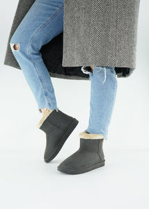 boots imitation UGG vegan