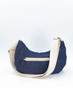 Charger l&#39;image dans la galerie, Sac demi-lune Gisèle en denim brut