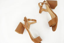 Load image into Gallery viewer, sandales à talons marron cuir vegan