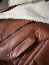 Load image into Gallery viewer, blouson aviateur vegan marron doublé sherpa chaud